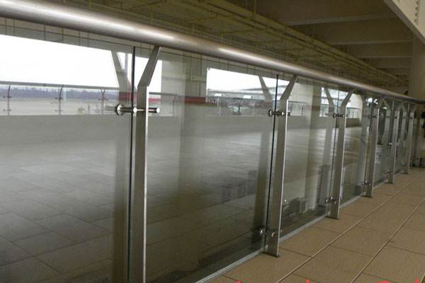 杭州某公司地铁围栏应用 焊管 不锈钢板.jpg